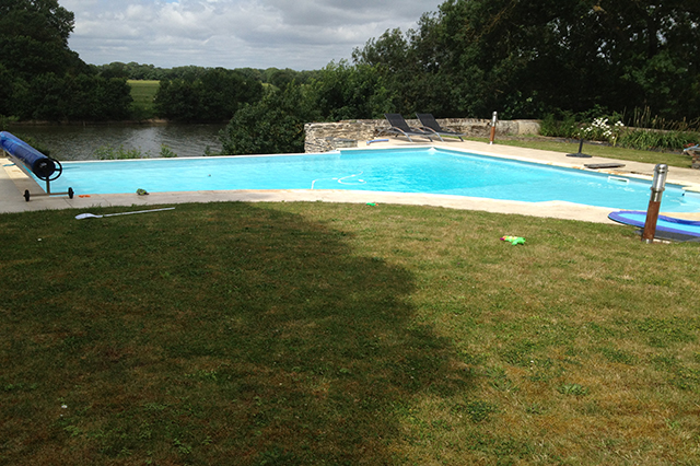 Generaliste Habitat Piscines Piscines Et Spa A Juigne Sur Loire En Maine Et Loire 49 Piscine Generaliste Habitat 1