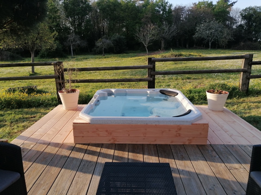 Generaliste Habitat Piscines Piscines Et Spa A Juigne Sur Loire En Maine Et Loire 49 Spa