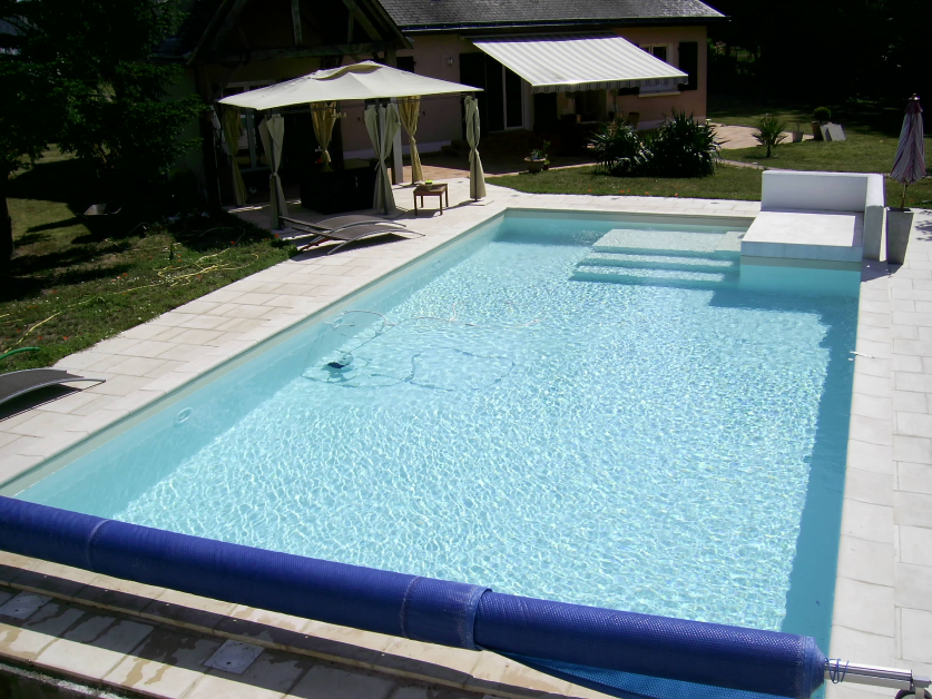 Generaliste Habitat Piscines Piscines Et Spa A Juigne Sur Loire En Maine Et Loire 49 M. Moreau